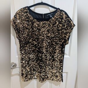 Cable & Gauge Black and Gold Sequin Short Sleeve Top